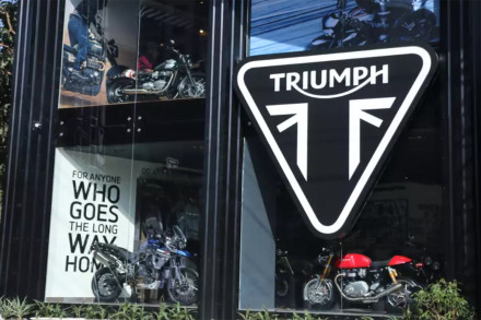 Triumph Ινδίας - Στα χέρια της Bajaj όλο το δίκτυο αντιπροσωπειών