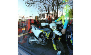 Paddock512 - Ετοιμοπαράδοτο το Husqvarna 701 SM του 2020