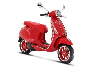 Τo κόκκινο της (Vespa Elettrica)Red