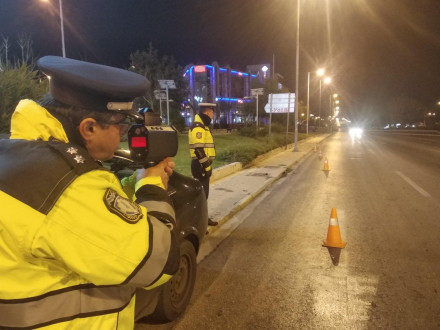 Τροχαία - Έλεγχοι για κόντρες στην Αθηνών - Σουνίου &amp; Βουλιαγμένης με αφαιρέσεις πινακίδων και αδειών