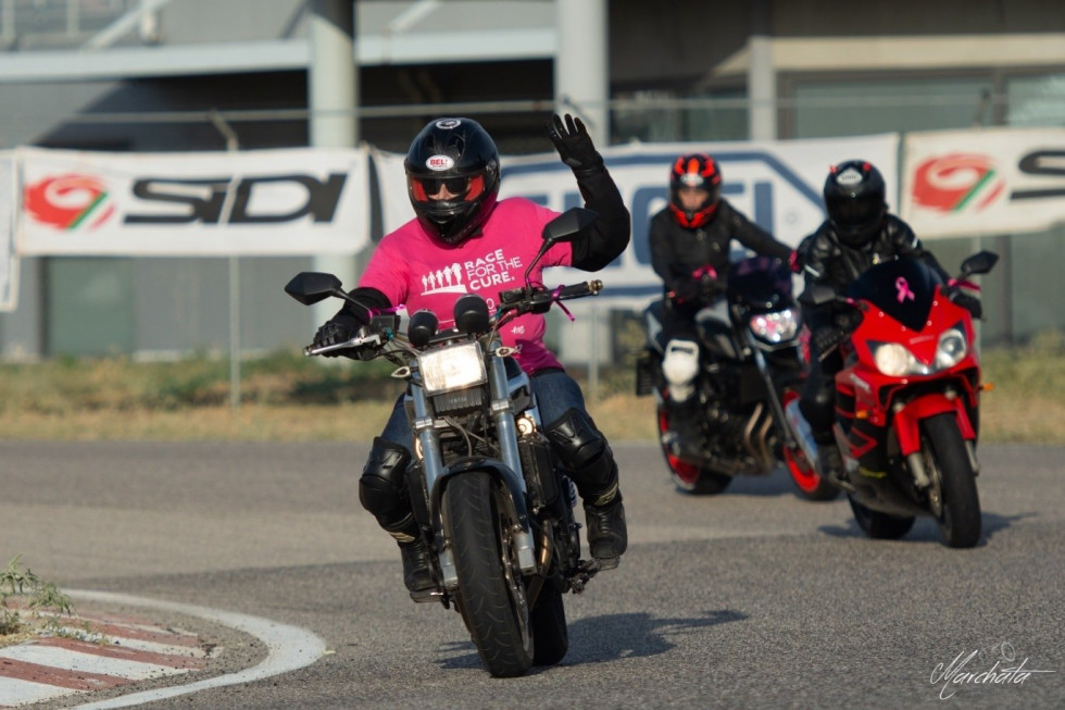 Moto Femmes Hellas - Γύρος “αφύπνισης” για τον καρκίνο του μαστού στο HSBK