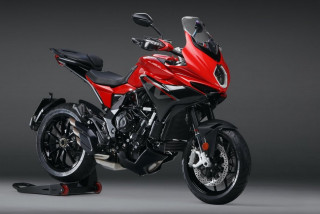 EICMA – MV Agusta Turismo Veloce 800, Dragster 800 &amp; Brutale 800 “Rosso”