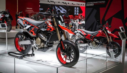 H Ducati Hypermotard 698 Mono RVE είναι «η ομορφότερη μοτοσυκλέτα της EICMA»