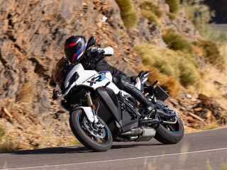 BMW S 1000 XR 2024 – Περισσότερη ιπποδύναμη, καλύτερη εργονομία