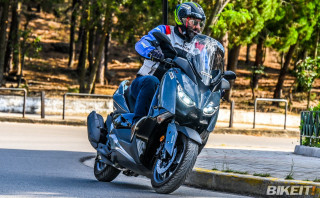 Test - Yamaha XMAX 125 Tech Max 2022