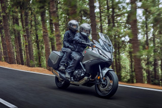 Το νέο Honda NT1100 σε περιμένει στη Moto Petsas