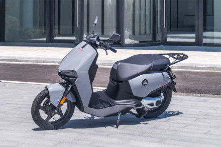 Starkcyber HC200 - Ηλεκτρικό scooter με έμφαση στην πρακτικότητα