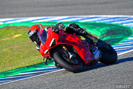 Test - Ducati Panigale V4 S 2022 - Αποστολή στην Ισπανία