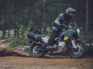 Husqvarna 901 Norden με Explorer Mode On και η εξερεύνηση ξεκινά!