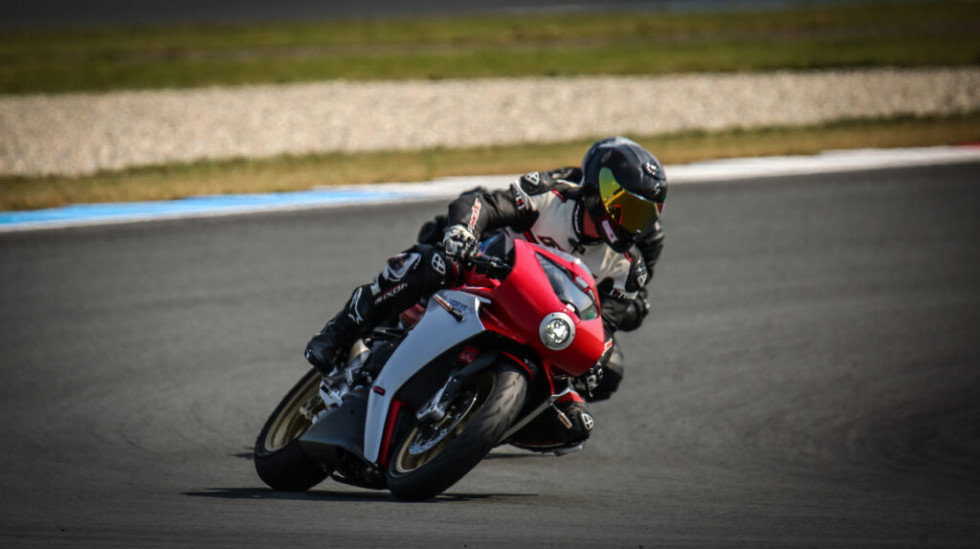 Test – MV Agusta Superveloce 800 2020