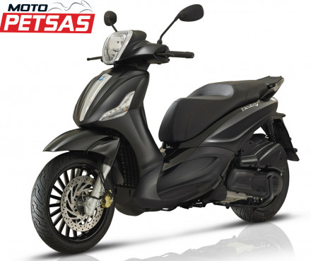 Το νέο Piaggio Beverly 300 black mat στη Moto Petsas