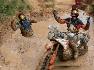 Chris Birch – «Λασπόλουτρα» με τα KTM 890 Adventure R και 690 Enduro R του 2023