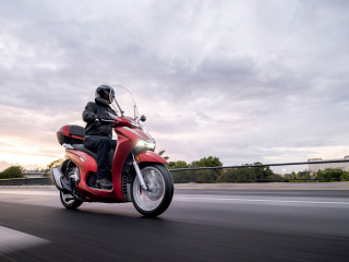 Honda SH350i 2021 - Μεγαλύτερος κινητήρας, πλούσιος εξοπλισμός