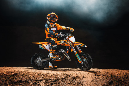 KTM 50 SX Factory Edition 2023 – Νέο εργοστασιακό μικρό