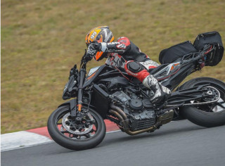 KTM 890 Duke στα σκαριά; - Φωτογραφία “μυστήριο” μέσα σε πίστα