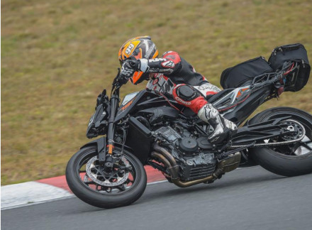 KTM 890 Duke στα σκαριά; - Φωτογραφία “μυστήριο” μέσα σε πίστα