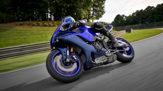 H Yamaha ετοιμάζει ένα νέο R1 για το 2023