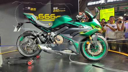 Voge RR 666 S 2024 - Νέο, «διαβολικό» 4κύλινδρο supersport!