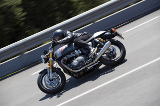 Triumph Thruxtron RS 2020 – Το Βίντεο