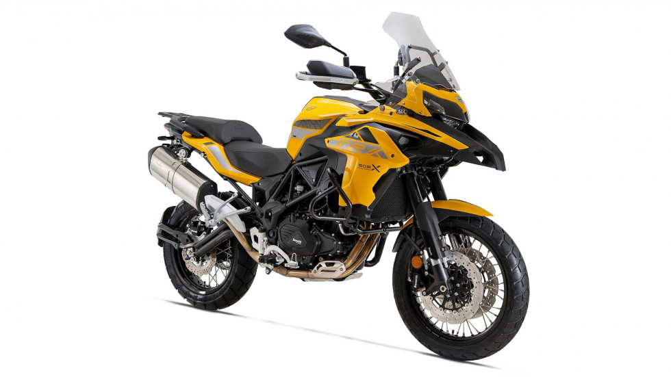 Benelli TRK 502 X 2021 - Euro 5 φρεσκάρισμα στα πρότυπα του 502