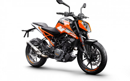 Οδηγείστε το KTM 250 Duke ABS στην Delta Motorcycles