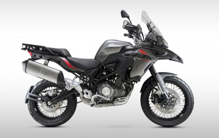 Benelli TRK502X με 24 άτοκες δόσεις, από τη Moto Petsas