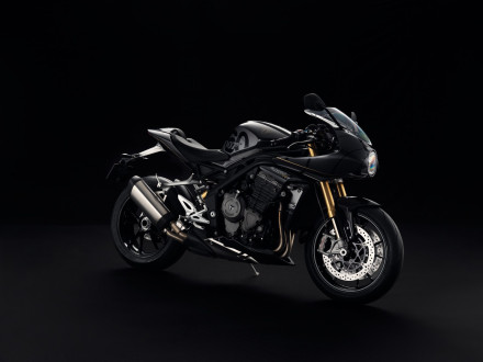 Intermot - Triumph Speed Triple 1200 RR Bond Edition 2023