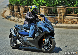 Test - Yamaha TMAX Tech Max 2022