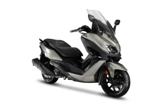 EICMA 2023 - SYM Cruisym 300 2024 και MAXSYM GT 2024