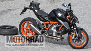 KTM 1290 Superduke 2024 - Νέο «κατασκοπευτικό» βίντεο