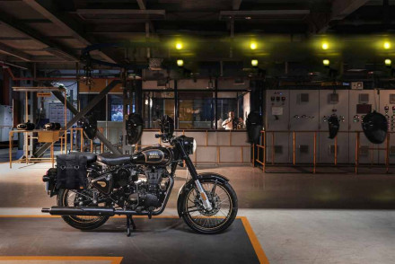 Royal Enfield Classic 500 Tribute Black – H τελευταία έκδοση της μακροβιότερης μοτοσυκλέτας παραγωγής