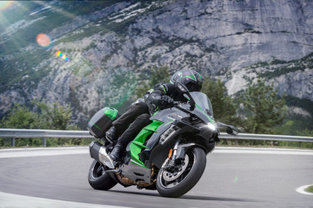 Kawasaki H2 SX 2023 – Αυτοματισμός στα φώτα