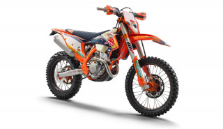 KTM 350 EXC-F Factory Edition 2022 - Φορτωμένο αξεσουάρ και με νέα γραφικά