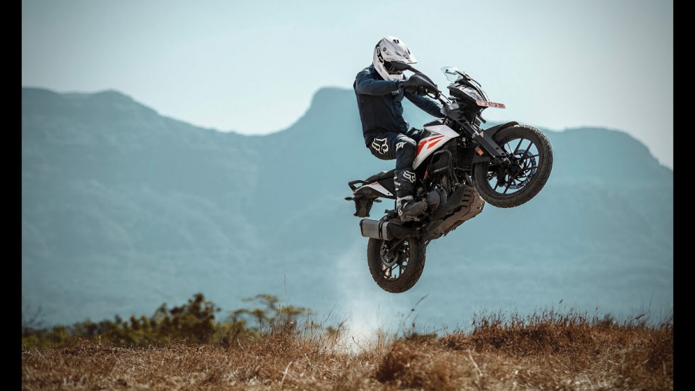 KTM 390 Adventure, by Adam Riemann - Motology Video