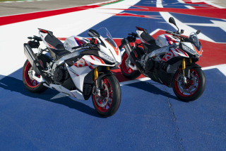 Aprilia RSV4 Factory και Tuono V4 Factory Speed White 2023