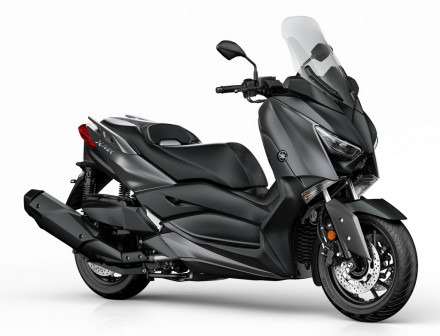 Yamaha XMAX 400 – Γνήσια αξεσουάρ, υψηλότερη άνεση και πρακτικότητα