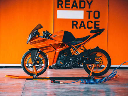 KTM RC 125/200/390 2024 - Αλλαγές χρωματικής και μόνο φύσης