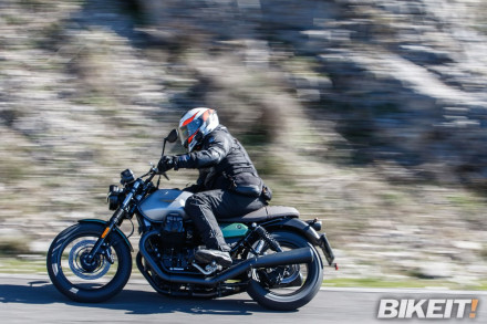 Test - Moto Guzzi V7 Stone / Centenario 2021 - Αποστολή στην Ιταλία