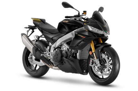 Aprilia Tuono V4 Factory Ultra Dark 2022 - Το επίσημο Video