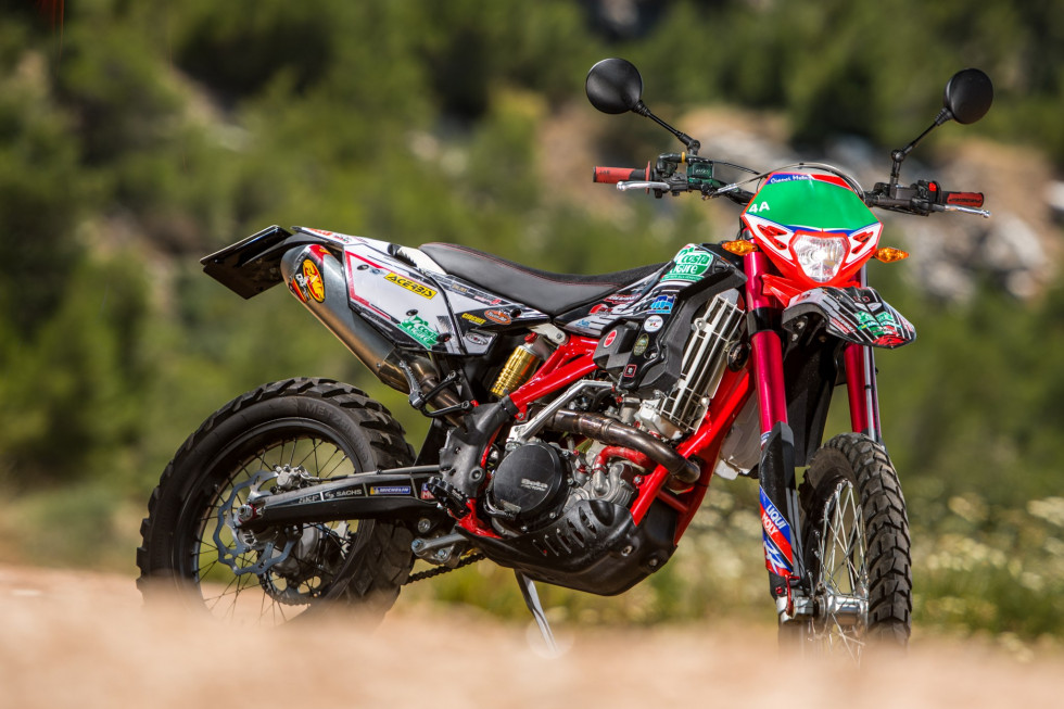 Project Beta RR 480 travel enduro - Απίθανη δημιουργία της ελληνικής αντιπροσωπείας