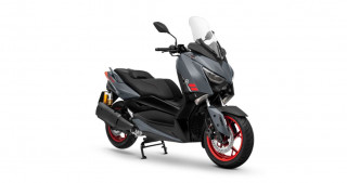 Yamaha XMAX 300 SP – Οπλισμένο με Öhlins