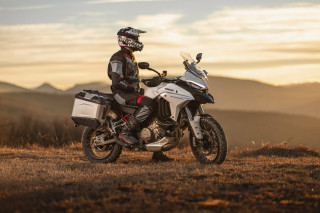 Ducati Multistrada V4 2022 - Νέο χρώμα για την S, ηλεκτρονική αναβάθμιση &amp; νέα αξεσουάρ