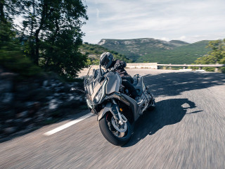 Kymco AK 550 Premium - Πιο sport και πιο πολυτελές από ποτέ