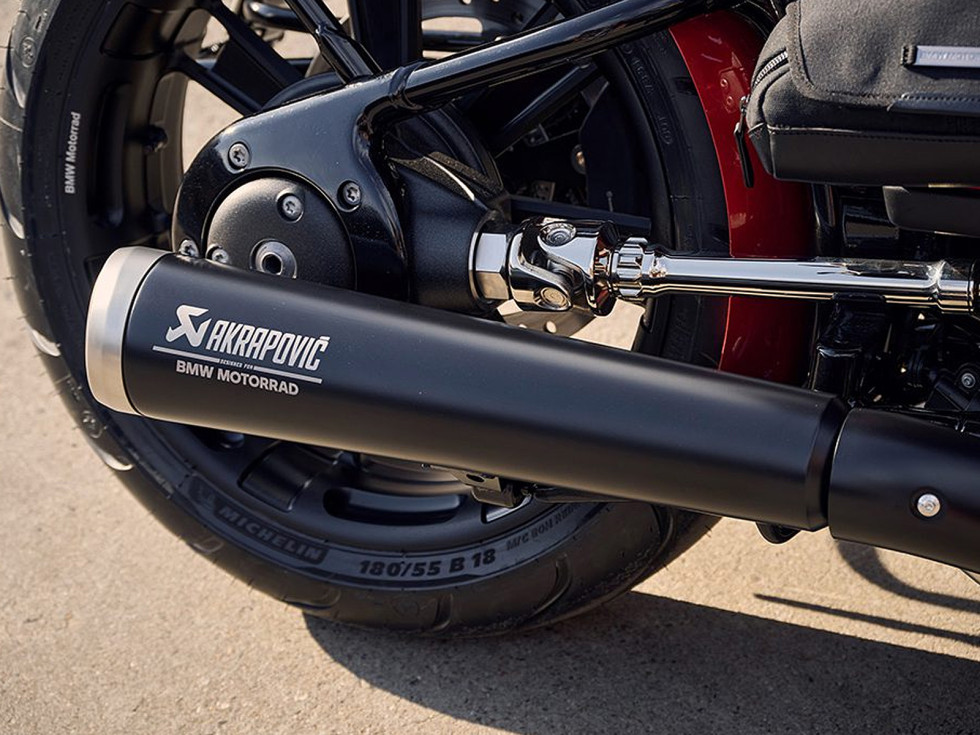 BMW R 18 – Νέα τελικά με την υπογραφή της Akrapovic