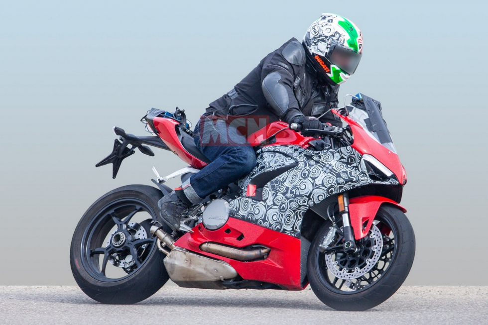 Κατασκοπία - Ducati Panigale 959: ο δικύλινδρος επιμένει, το μονόμπρατσο επιστρέφει