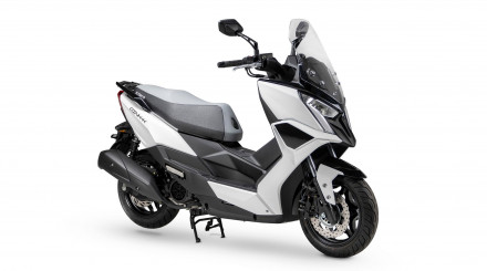 EICMA 2021 - KYMCO Dink X 125 2022