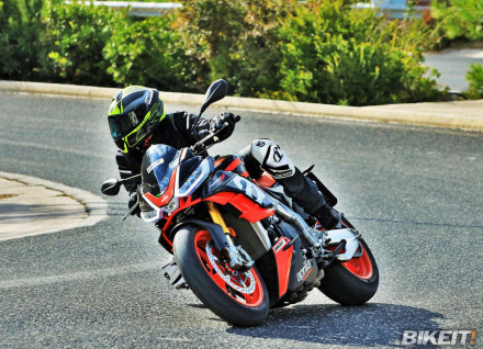 TEST - Aprilia Tuono V4 1100 Factory 2021